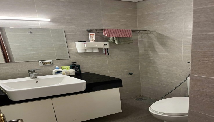 Cho thuê căn hộ CC Goldmark City 136 Hồ Tùng Mậu, Nam Từ Liêm, Hà Nội, Dt 70-2PN-2WC - Giá 17,5 triệu.